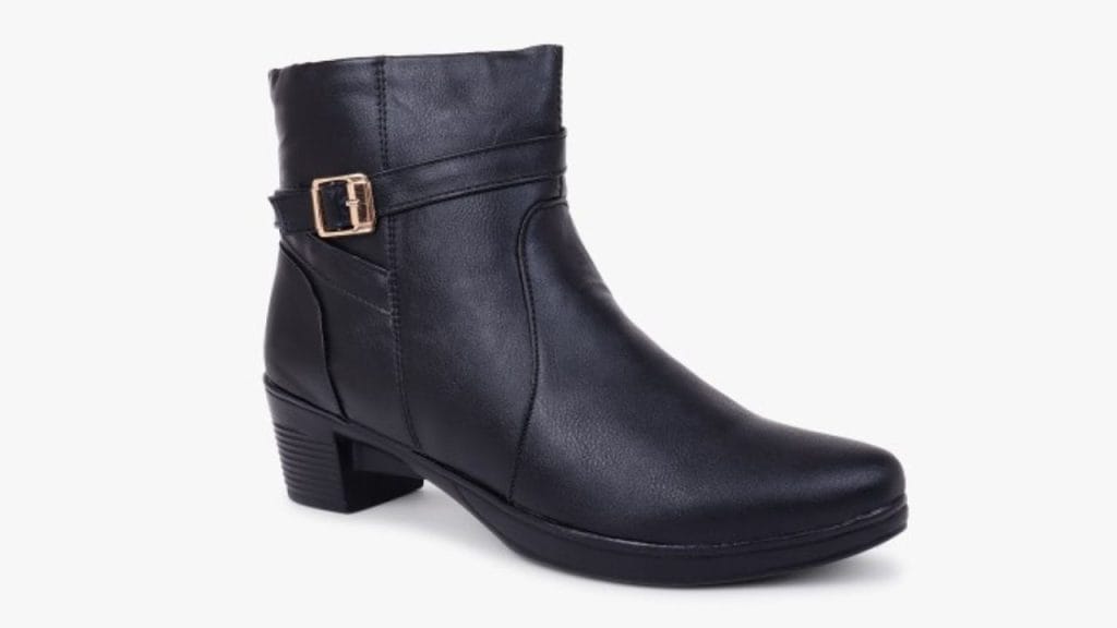 Roadster The Lifestyle Co. Women Black Mid Top Block Heel Chunky Boots With Buckle Detail