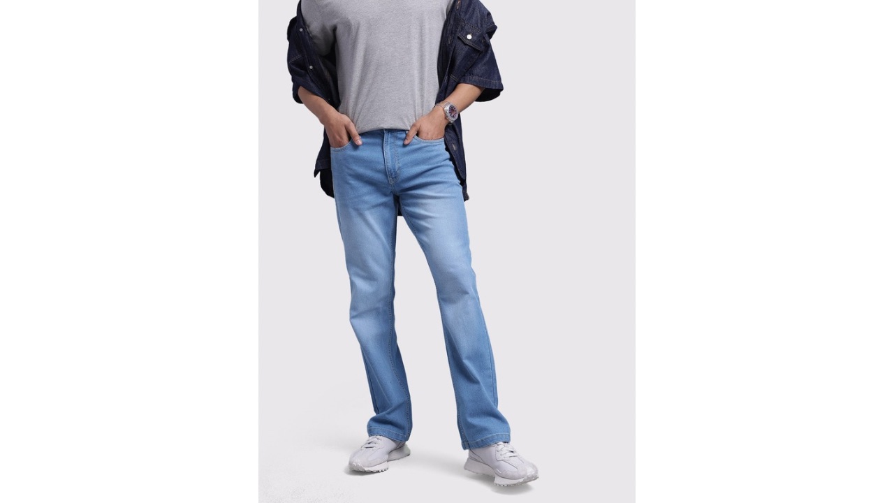 RoadsterThe Life Co. Men Bootcut Light Fade Stretchable Jeans