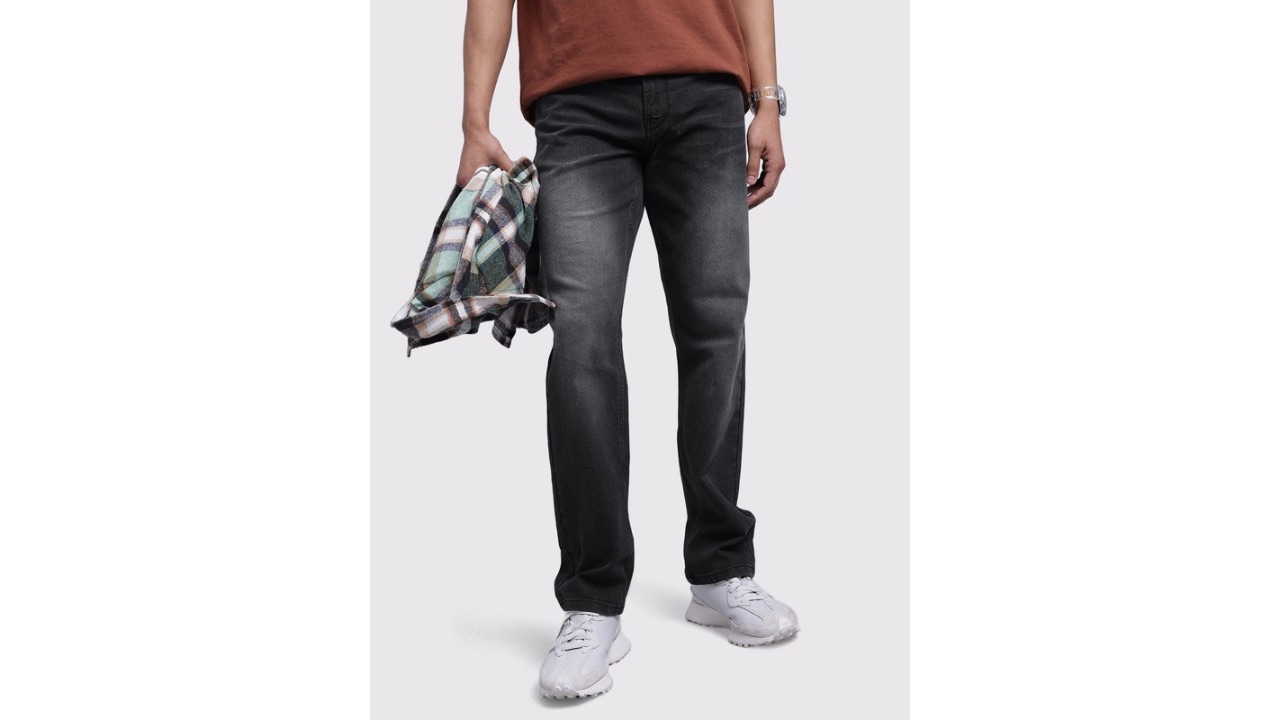 RoadsterThe Life Co. Men Light Fade Regular Fit Stretchable Jeans