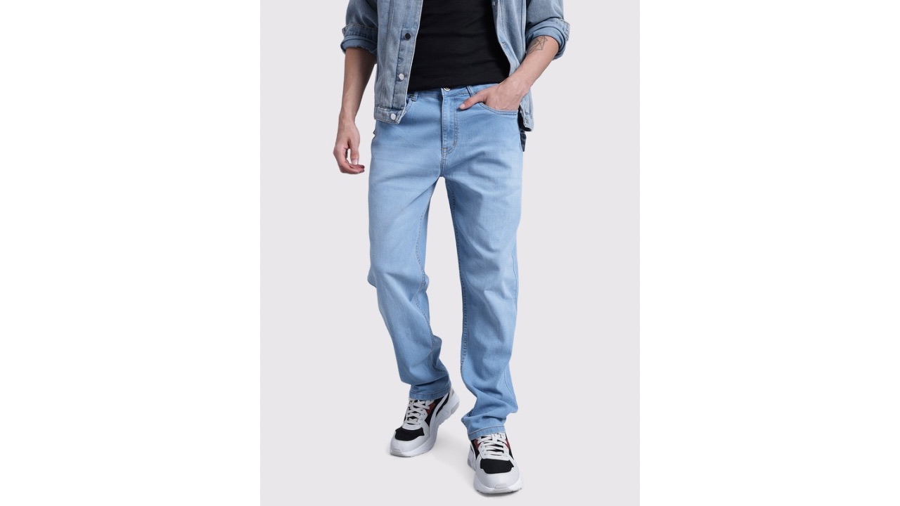 RoadsterThe Life Co. Men Straight Fit Mid-Rise Light Fade Stretchable Jeans