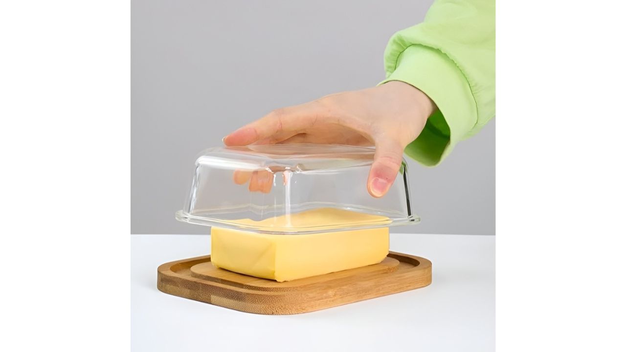 The Better HomeTransparent Solid Borosilicate Glass Microwave Safe Clip-On Canister-640ml