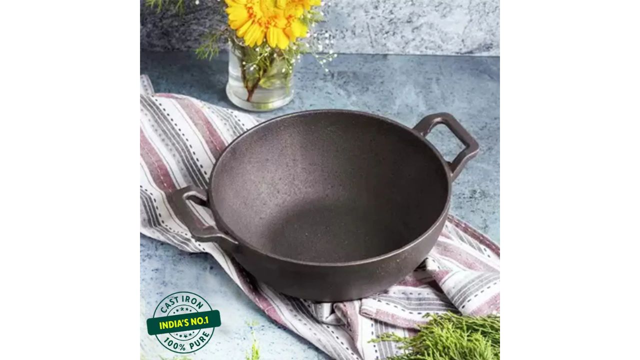 The Indus Valley Pre-Seasoned Cast Iron Deep Kadai with Curved Handle - 9.8 inch