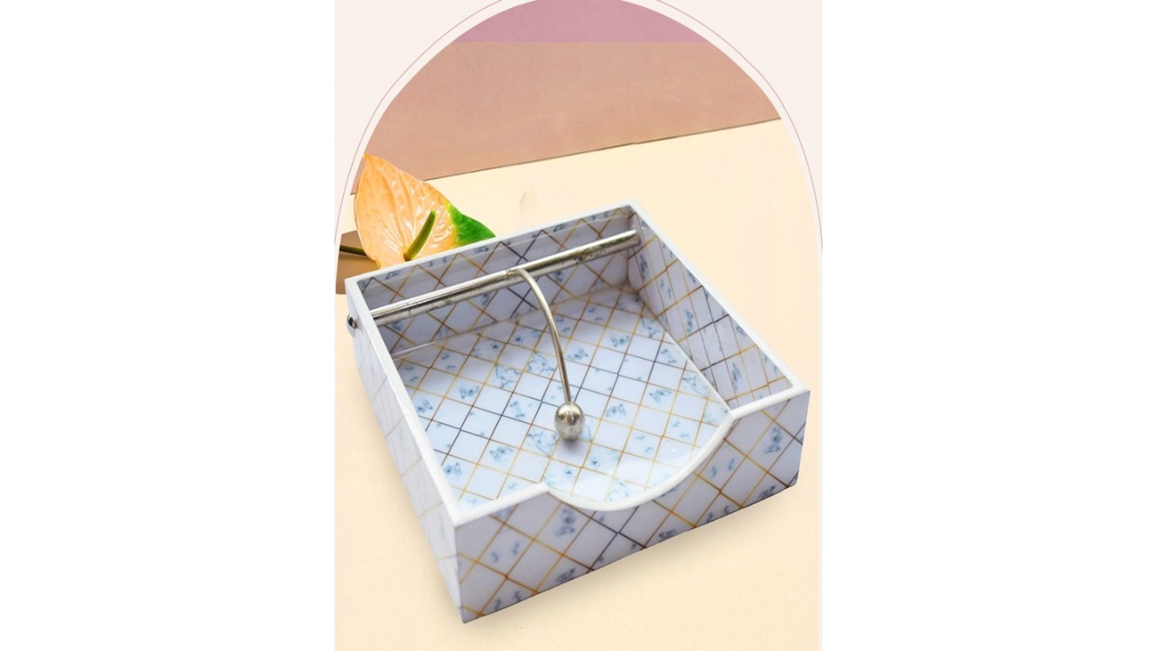 Tranquil squareUnisex White Dining Essentials