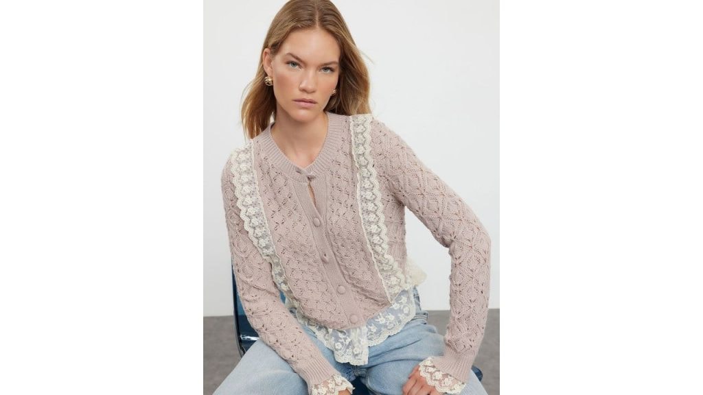 Trendyol Women Cable Knit Cardigan with Applique Detail