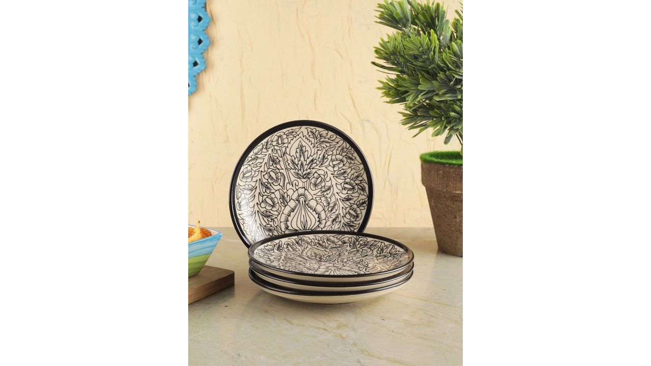 arEesha Off White & Black 4 Pieces Kalamkari Hand Painted Printed Ceramic Glossy Plates