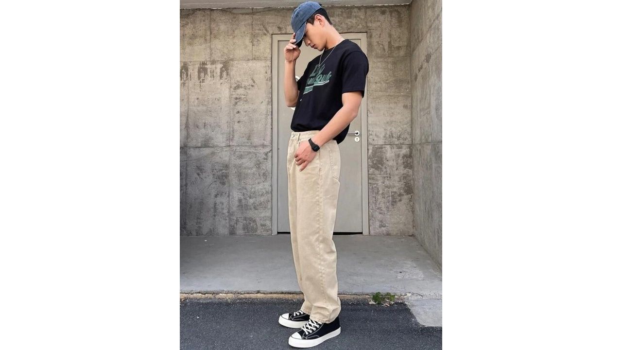 me Queen Men Straight Fit Mid-Rise Clean Look Non Stretchable Cotton Jeans