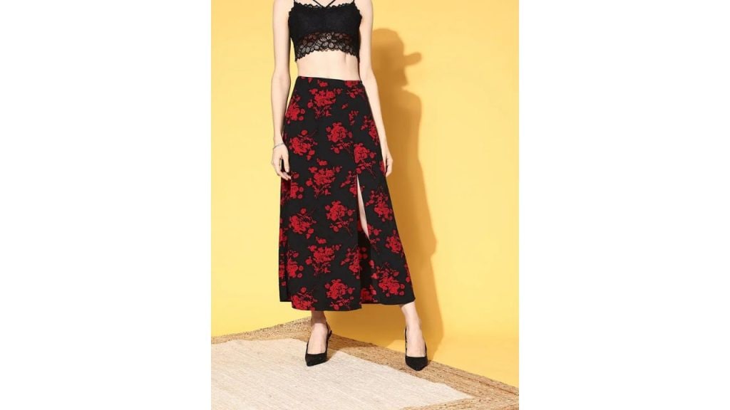 Berrylush Women Floral Print Flared Black, Red Skirt
