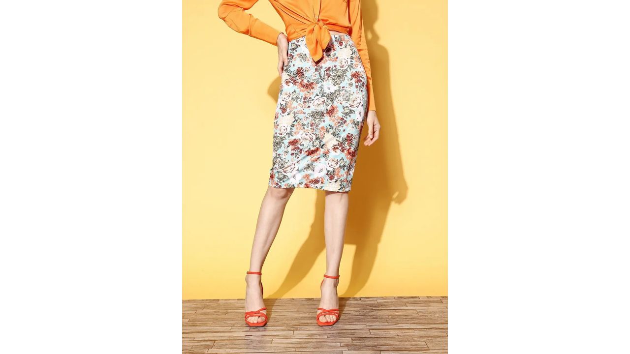Berrylush Women Floral Print Pencil Blue Skirt