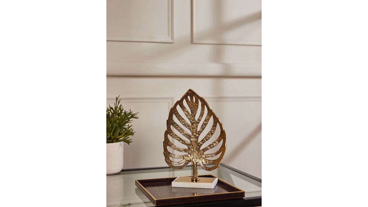 Pure Home and Living Gold-Toned Monstera Leaf Stand Centrepiece Showpiece