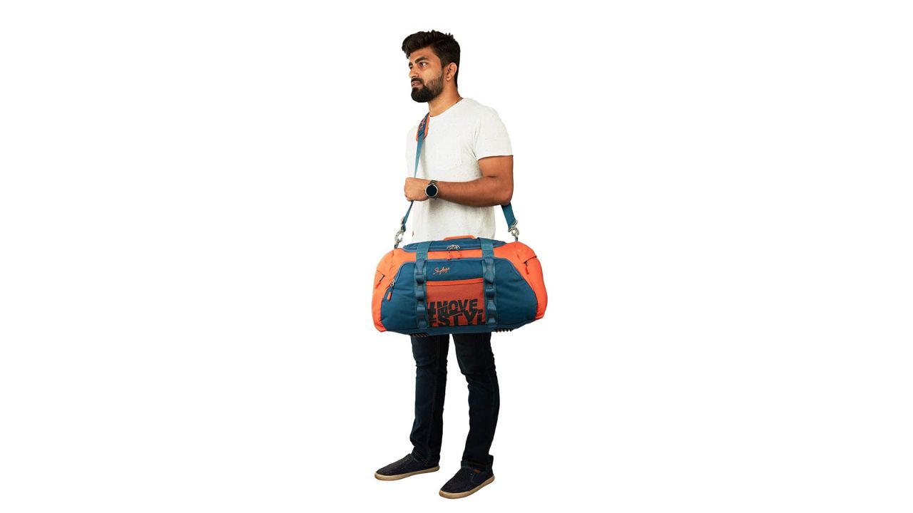 Skybags Polyester Solid Pattern Hustle Duffle Bag