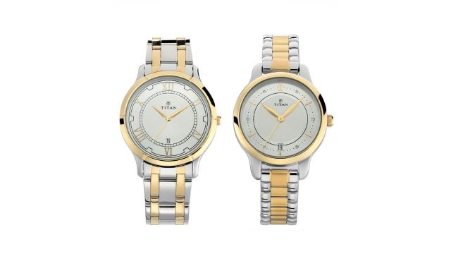 TitanKarishma Bandhan Unisex Silver-Toned Analogue Watch Gift Set NM17752481BM01