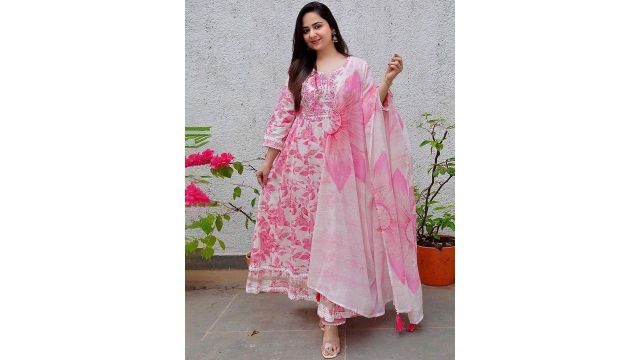 DIVASTRI Women Floral Printed Cotton Kurta with Trousers & Dupatta