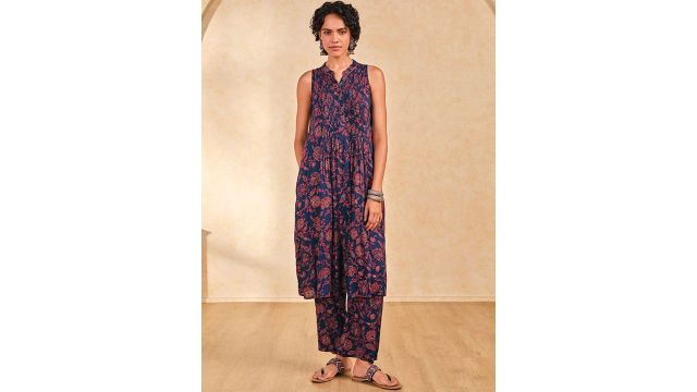 Global Desi Floral Printed Sequinned Mandarin Collar Sleeveless Kurta