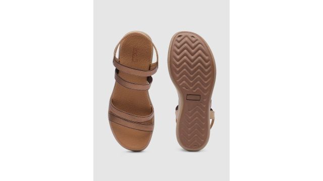 Inc 5 Comfort Heels with Metallic Finish