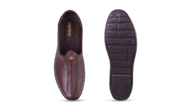 Metro Textured Leather Mojaris (Brown, Round Toe)