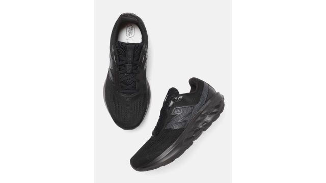 New Balance 520 Unisex Woven Design Running Shoes (Black, Fresh Foam)