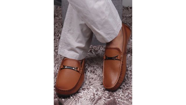 Red Chief Men Tan Leather Loafers