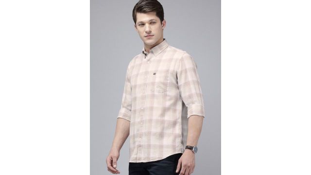 Arrow Pure Cotton Manhattan Slim Fit Opaque Checked Casual Shirt