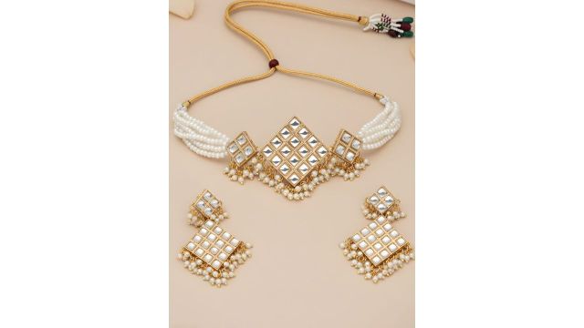 KARATCART Gold‑Plated White Kundan & Beaded Choker Set