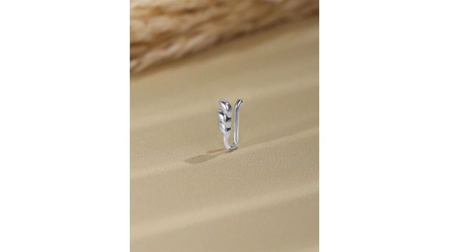 Mia by Tanishq 93 KT Silver Sassy Sleek Stud Nosepin